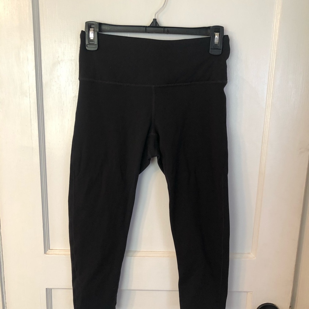 Prana 3/4 leggings, solid black, excellent shape!